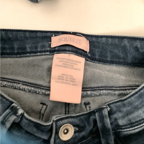 Squeeze Jean - Picture 3 of 3